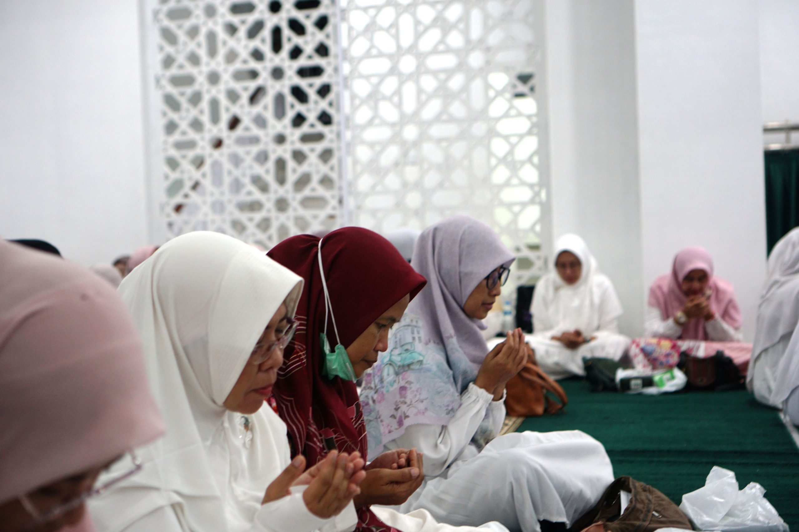 You are currently viewing Doa Bersama Kelas IX: Menyulam Asa, di Ujung Doa