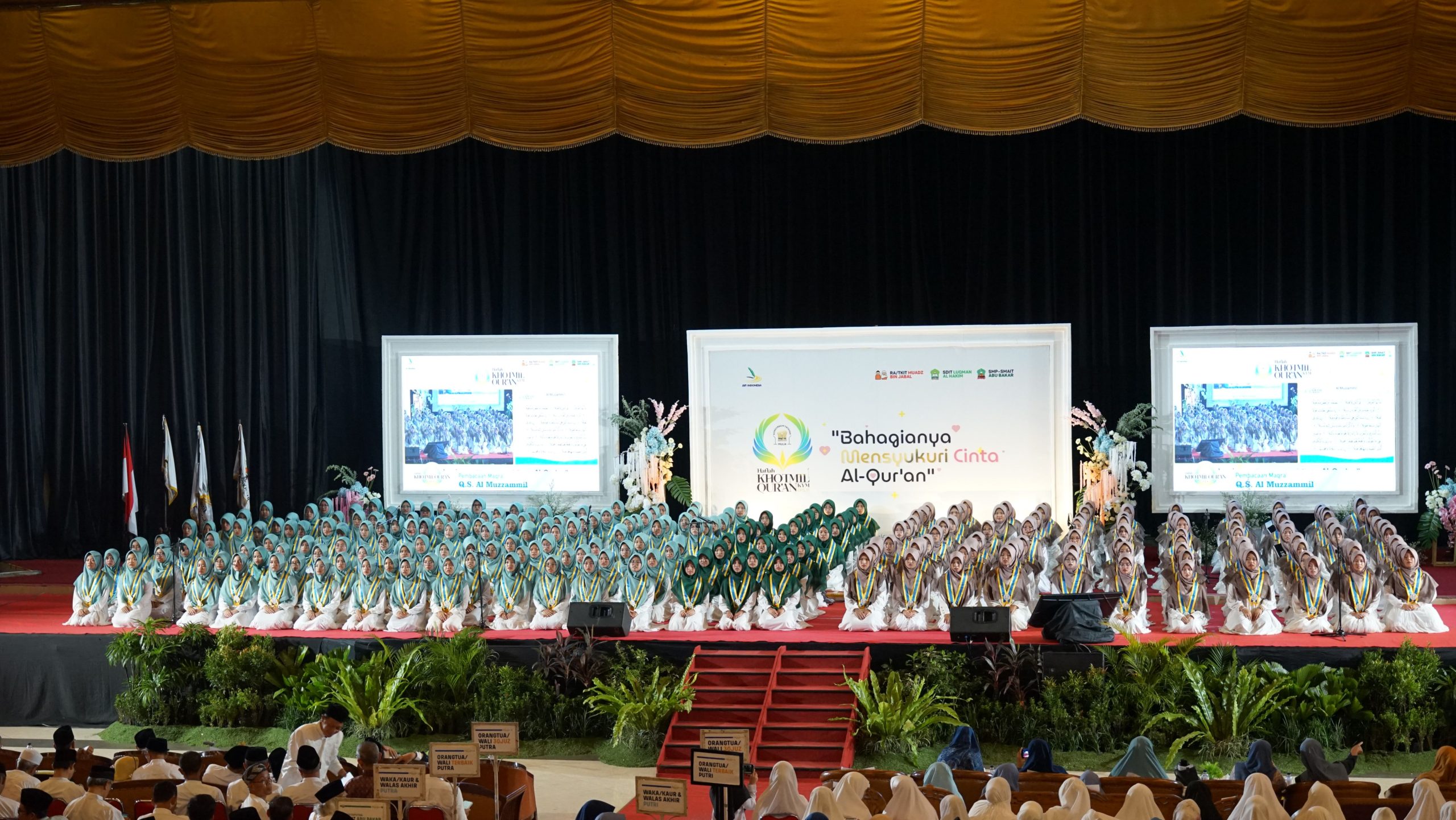 Read more about the article Haflah Khotmil Qur’an Konsorsium Yayasan Mulia: Penuh Haru dan Cinta, Lebih dari 1.000 Penghafal Al-Qur’an Diwisuda