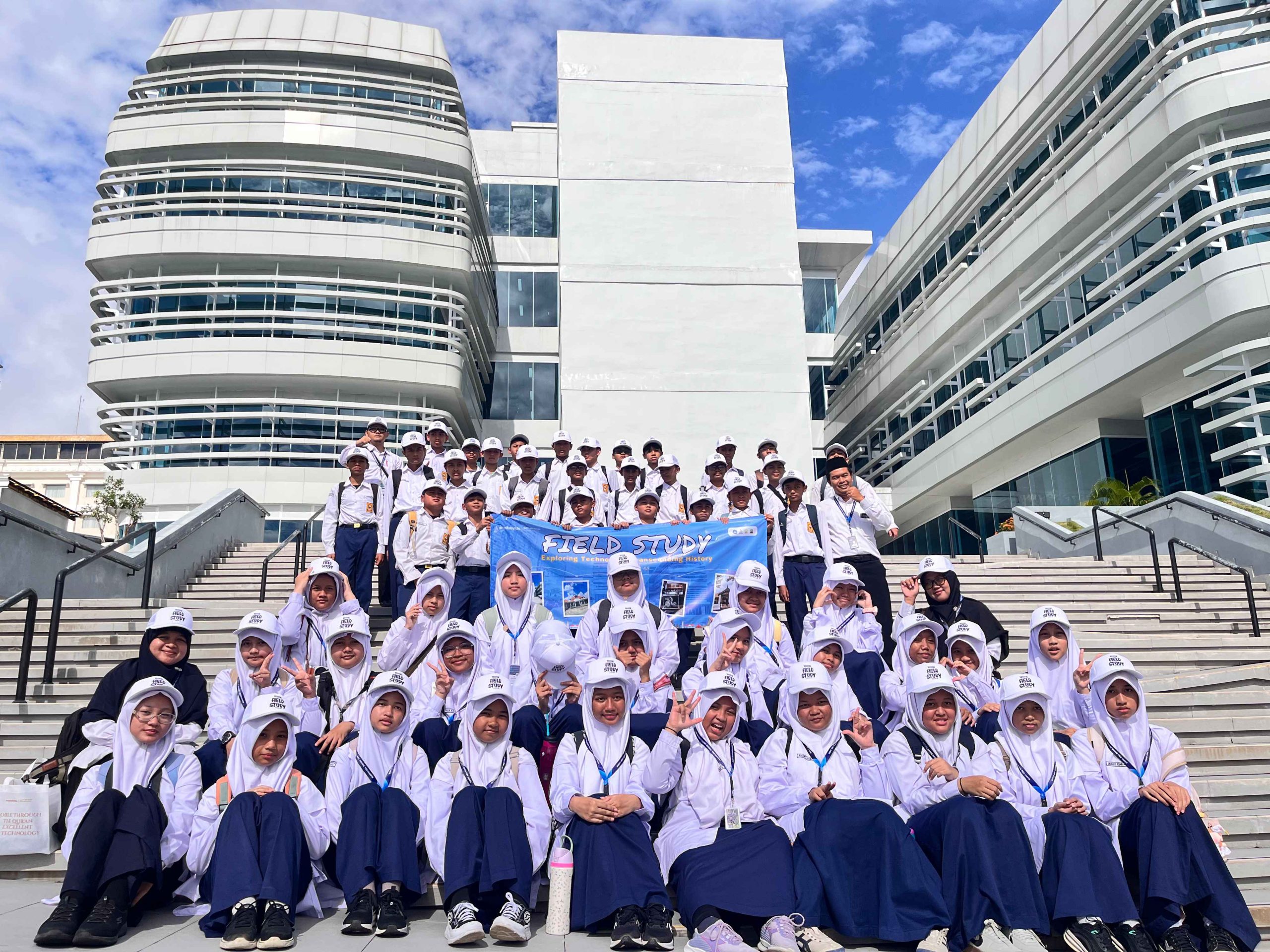 Read more about the article SMPIT Abu Bakar Fullday School Yogyakarta Gelar Field Study 2026